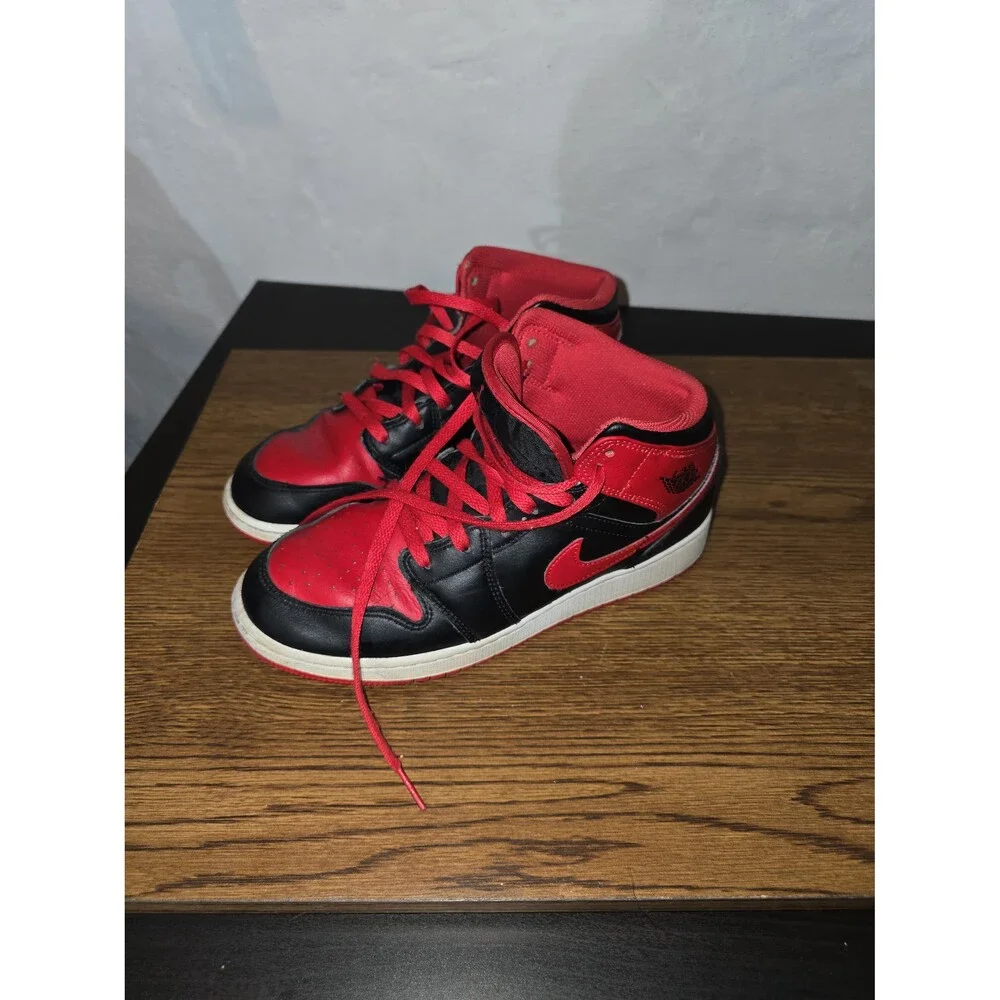 Nike Air Jordan 1 Mid GS 